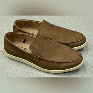 NEW Izod Seapoint Memory Foam Men's 9 Slip On Loafers Tan Durable Lightweight
